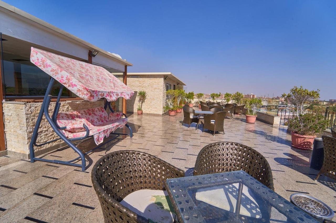 Pyramids Quen Hotel El El Cairo Exterior foto